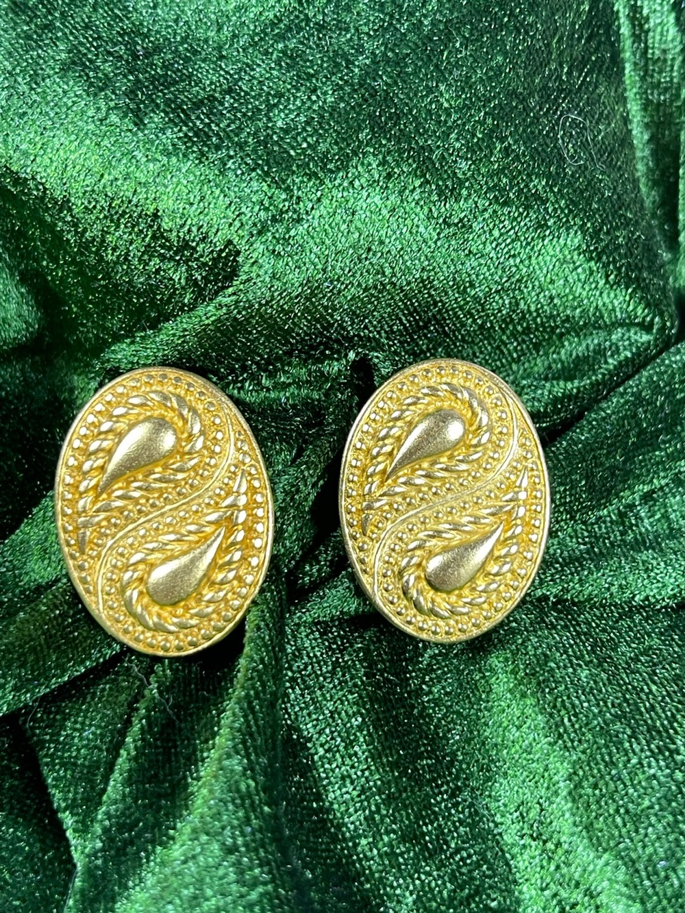 Vintage signed Monet Matte Gold Paisley Clip on Earrings